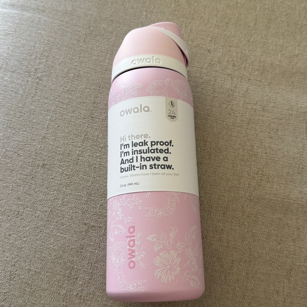 Owala Ribbon Toile UO Exclusive FreeSip 32 oz Water Bottle